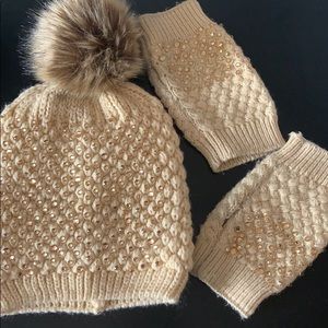 Hat with Pom Pom and Mitts / Gloves Set